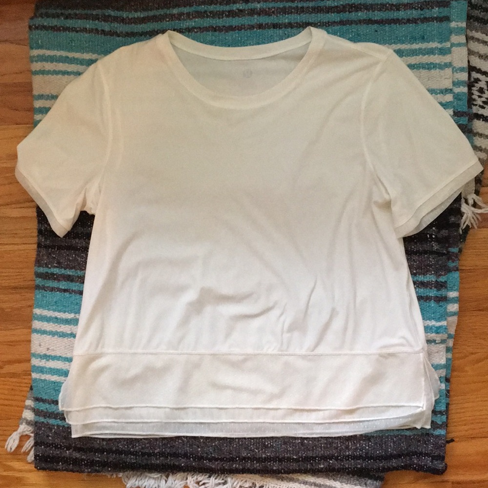 White lululemon flowy crop top